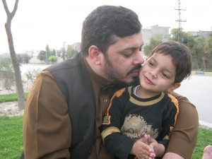 13-mar-2011-haider-ali-with-baba-and-chachu (2)